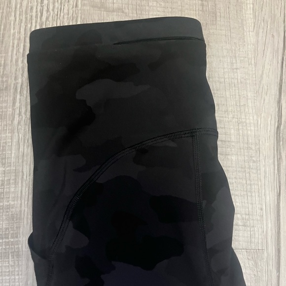 Lululemon camouflage high rise  Swift Speed HR 21” Tights Cropped pant… - Picture 3 of 16